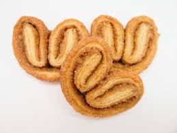 FOLHADO DE BANANA COM CANELA